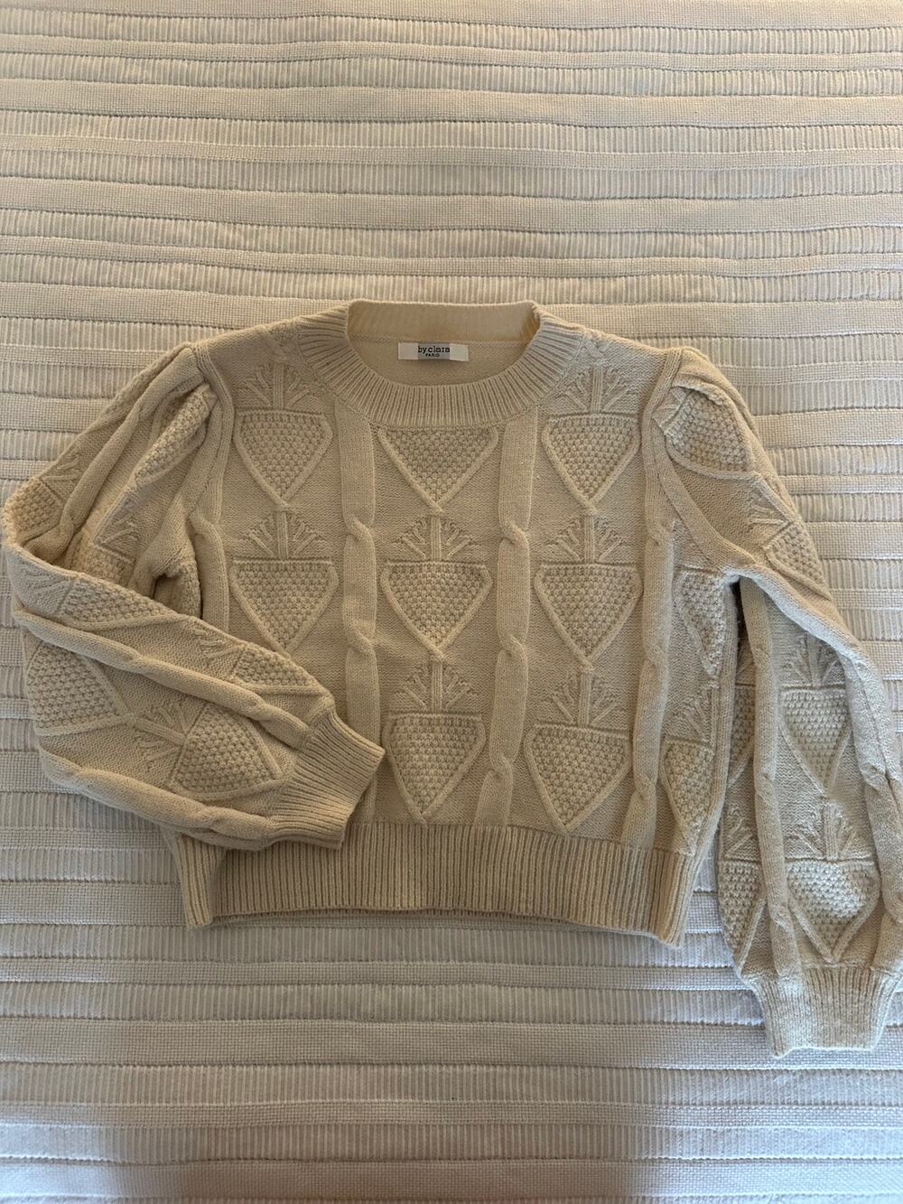 by clara Paris M/L Cropped Knit Sweater